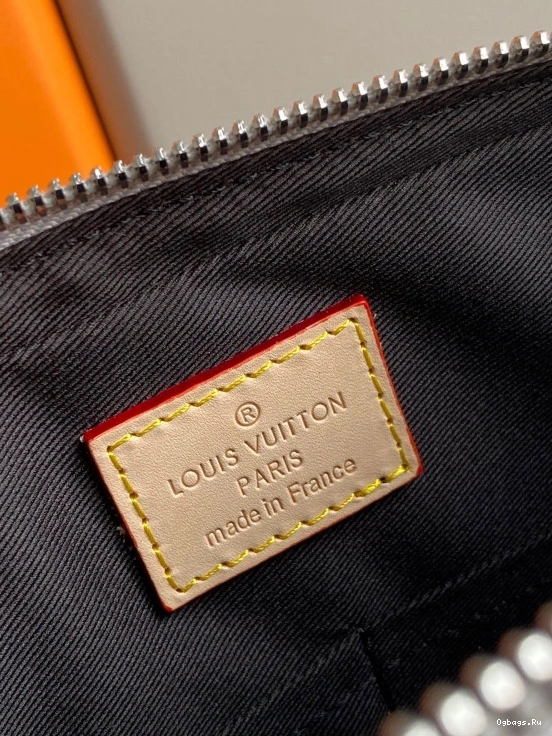 VUITTON TRIO MESSENGER LOUIS 0414